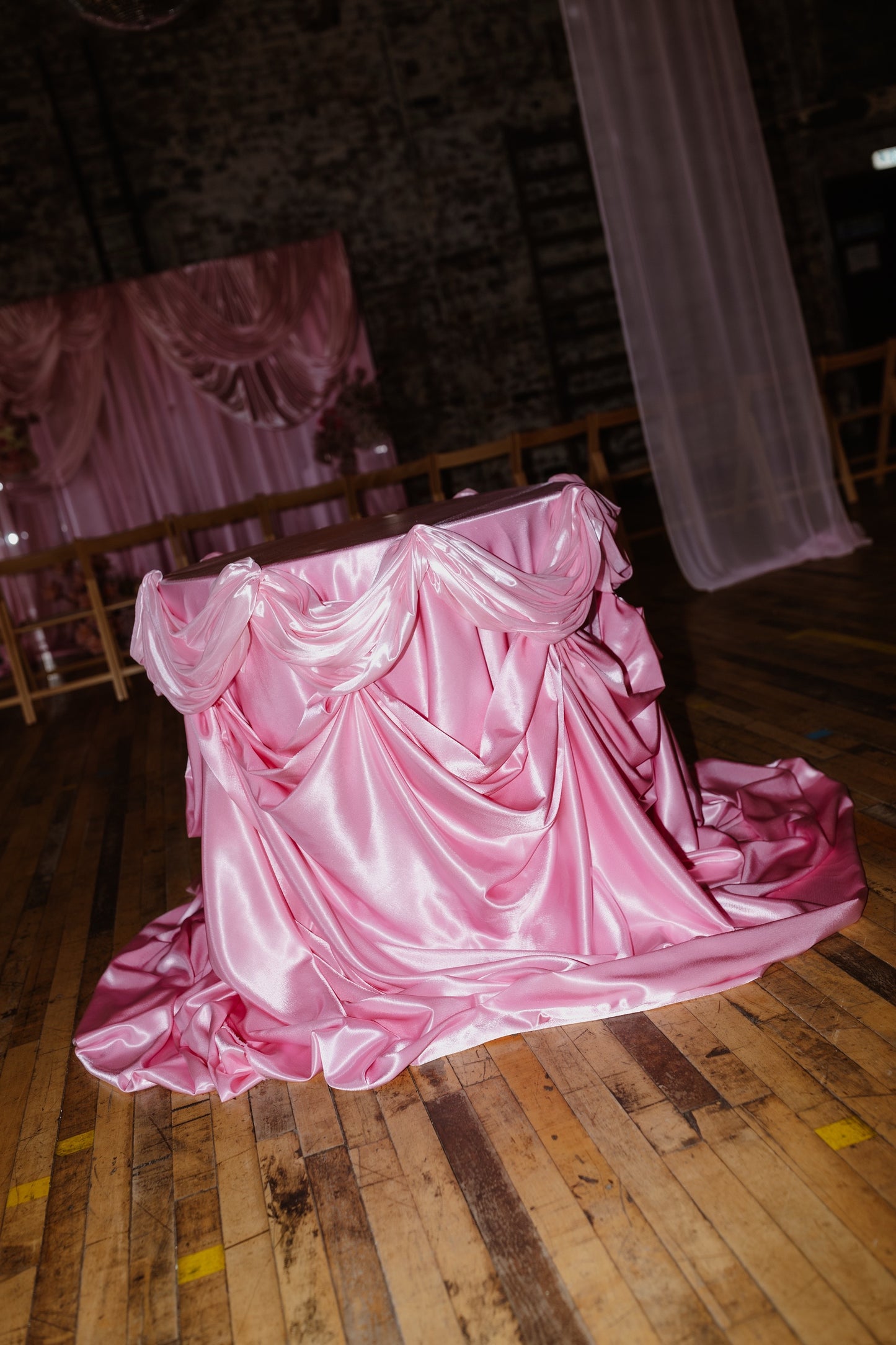 Round Satin Table Draping